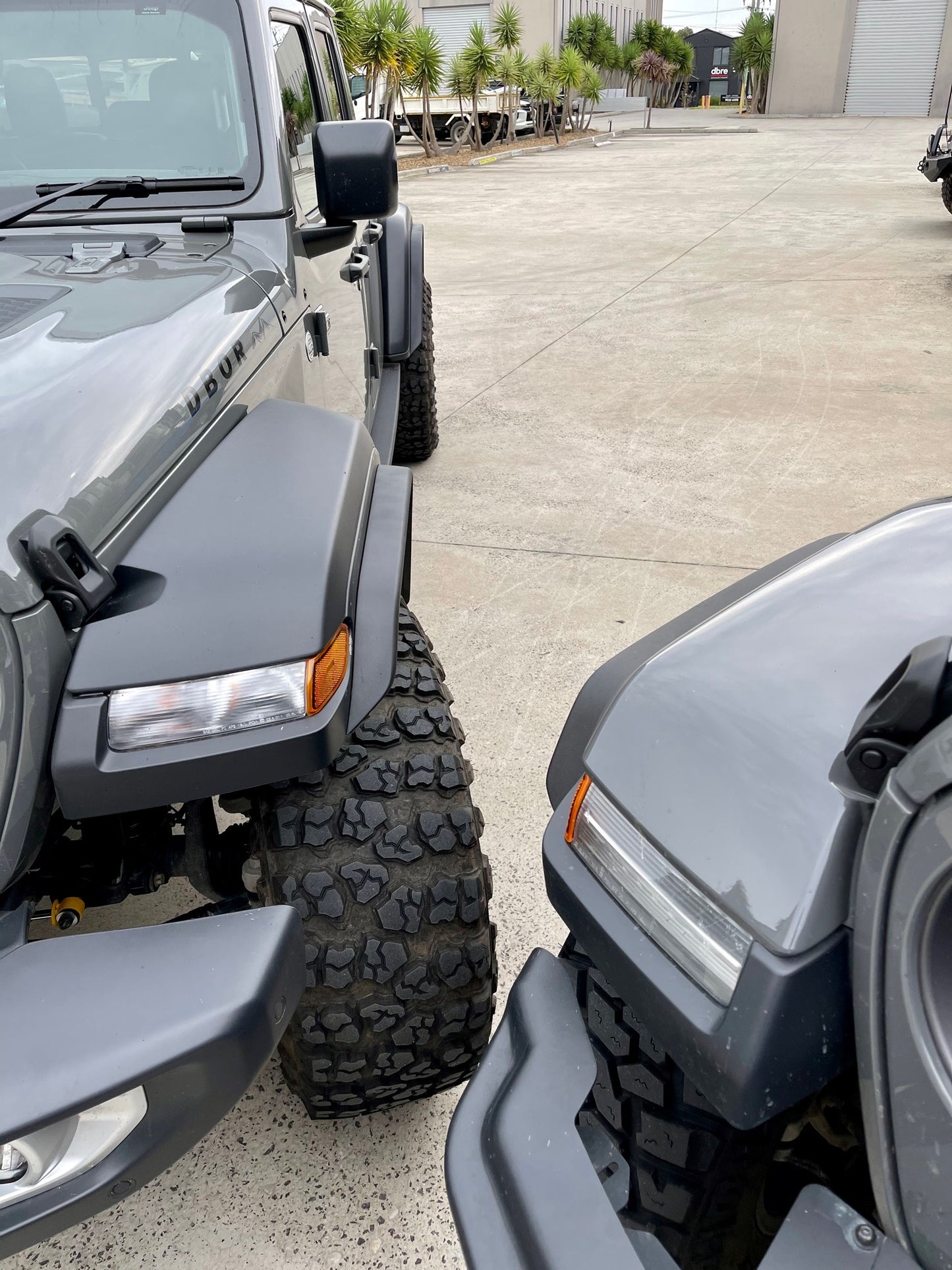 DBOR - US SPEC 2" EXTENDED FENDERS JT GLADIATOR For Rubicon/Mojave 2020+