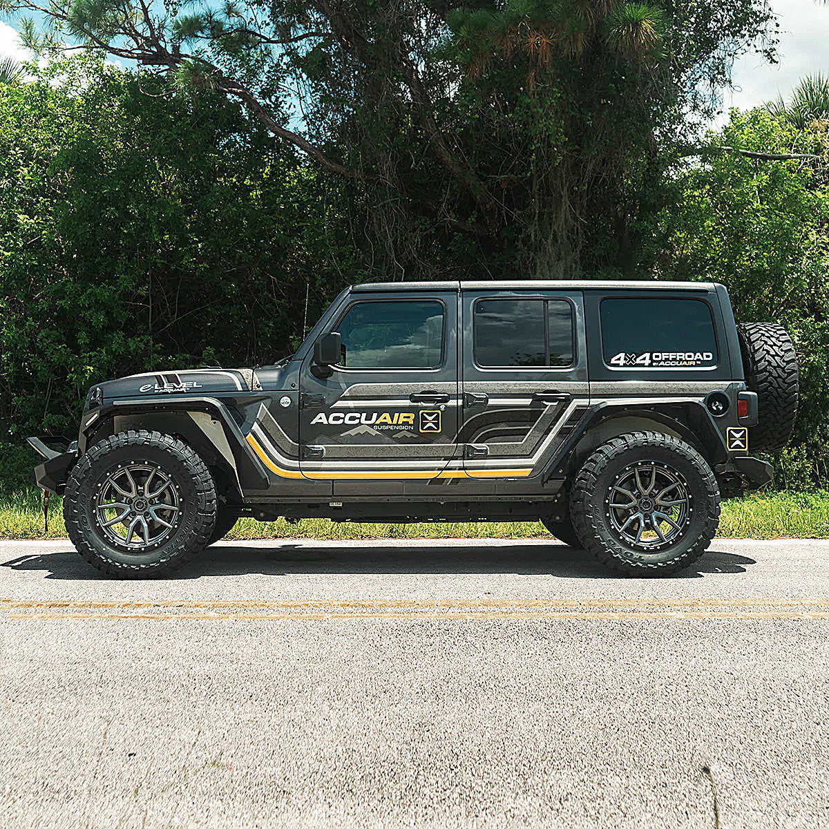 AccuAir - AA-4104 Air Suspension System for 18-23 Jeep Wrangler JL Unlimited 4-Door