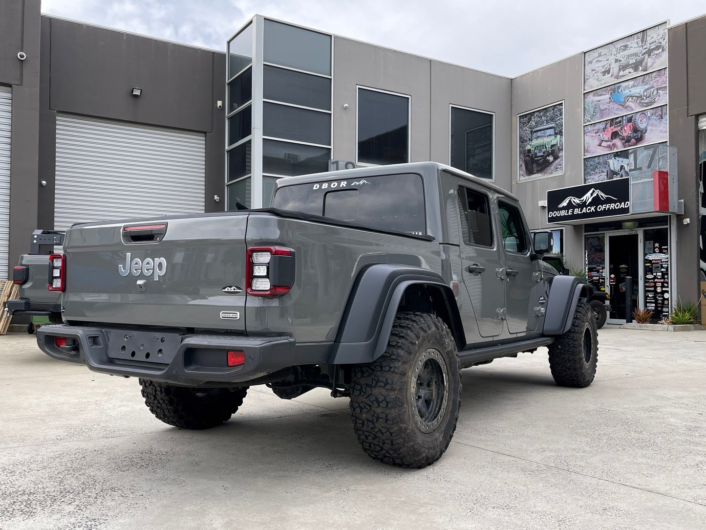 DBOR - US SPEC 2" EXTENDED FENDERS JT GLADIATOR For Rubicon/Mojave 2020+
